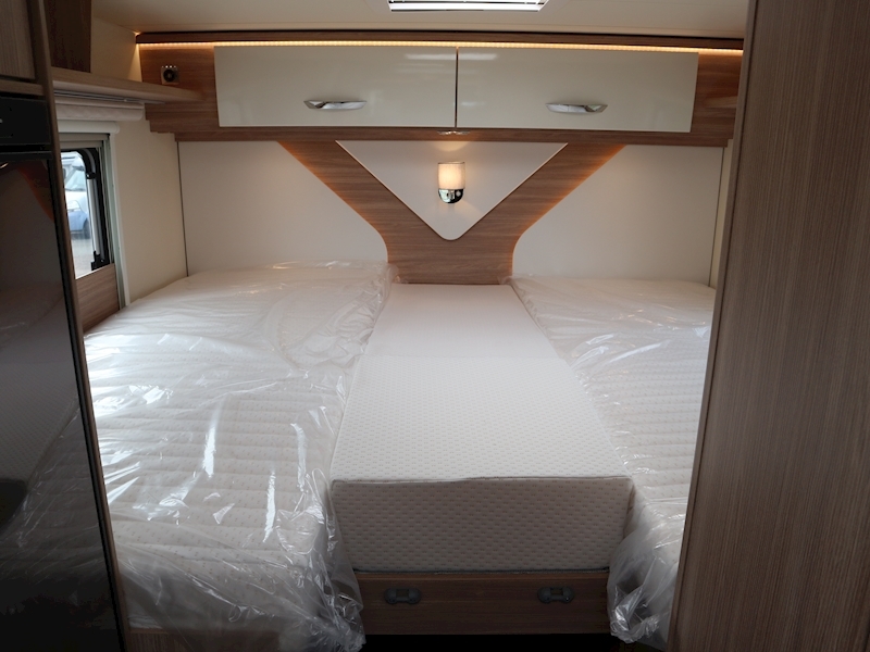 Burstner Lyseo M Harmony  Mercedes 690G - Large 37