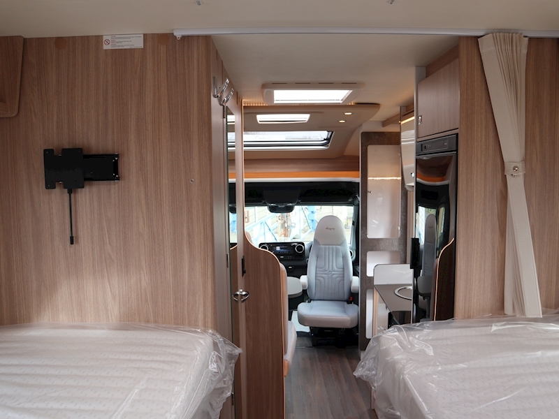 Burstner Lyseo M Harmony  Mercedes 690G - Large 38