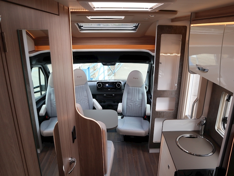 Burstner Lyseo M Harmony  Mercedes 690G - Large 40