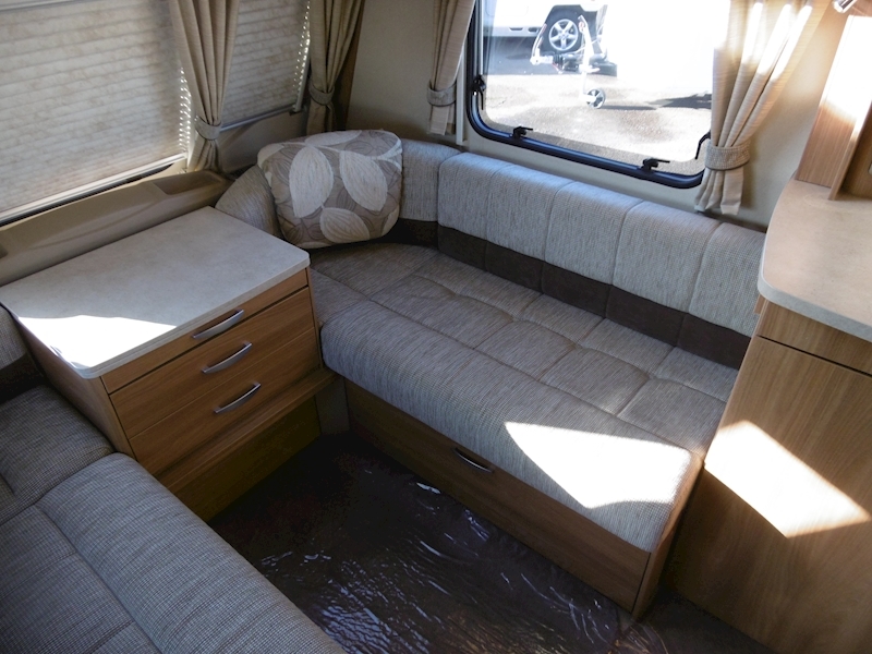 Swift Conqueror 2011 645 - Large 7