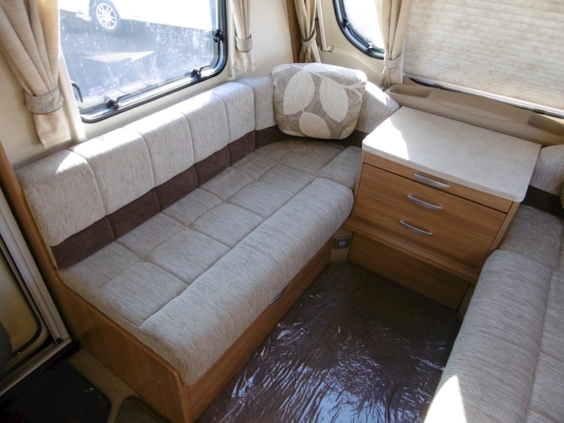 Swift Conqueror 2011 645 - Large 8