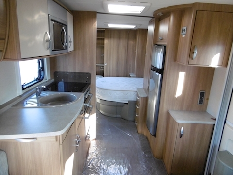 Swift Conqueror 2011 645 - Large 9