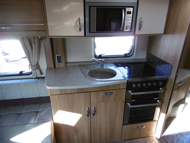 Swift Conqueror 2011 645 - Large 11