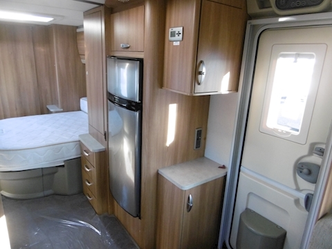 Swift Conqueror 2011 645 - Large 13