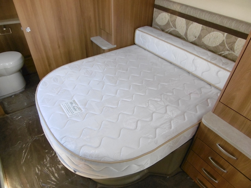 Swift Conqueror 2011 645 - Large 16