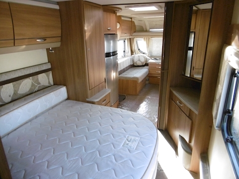 Swift Conqueror 2011 645 - Large 17
