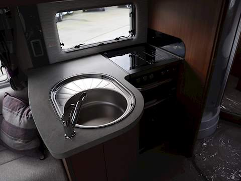 Autotrail Tracker LB Lo-Line - U1250