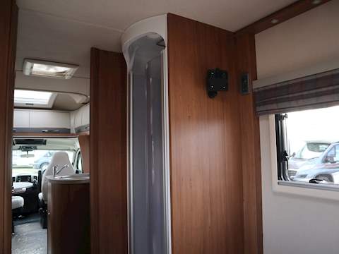 Autotrail Tracker LB Lo-Line - U1250