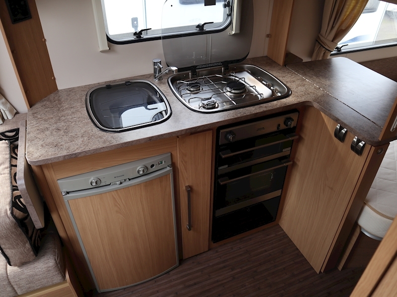 Elddis Autoquest 2011 155 - Large 18