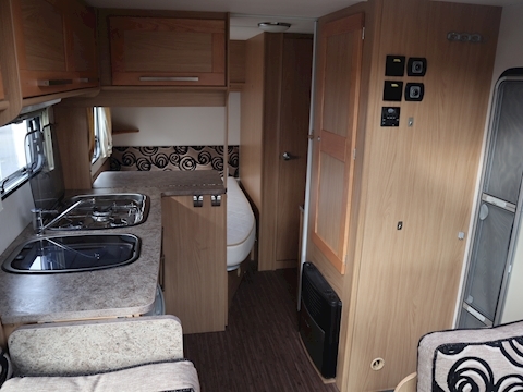 Elddis Autoquest 2011 155 - Large 19