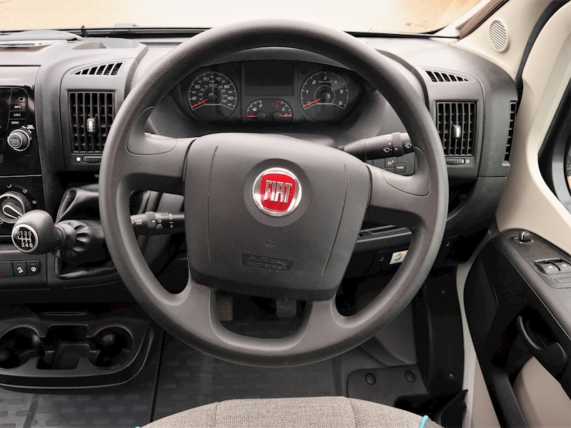 Swift Esprit 2015 494 - Large 9