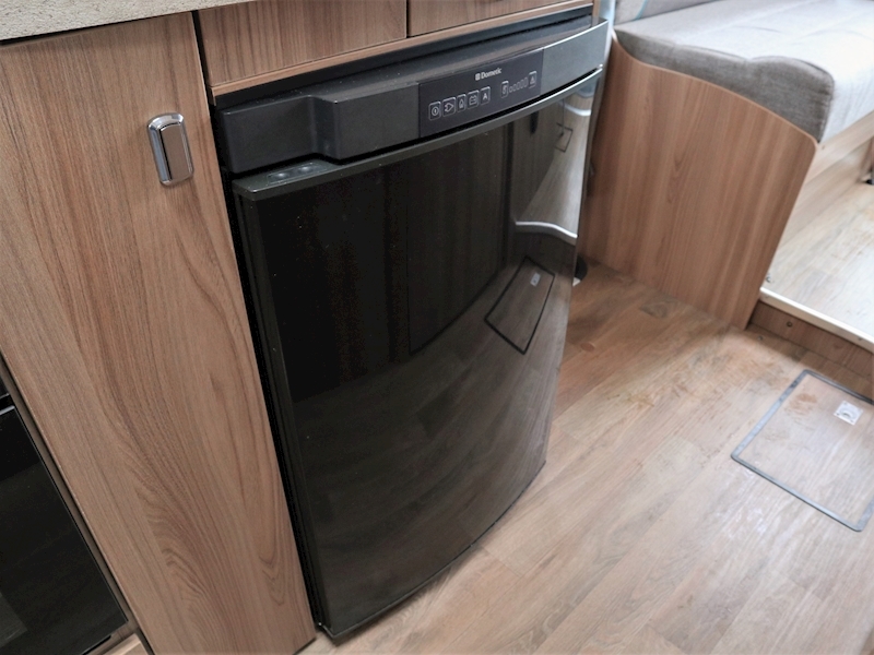 Swift Esprit 2015 494 - Large 19
