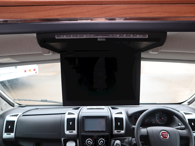 Autotrail V-Line 2015 620 - Large 11