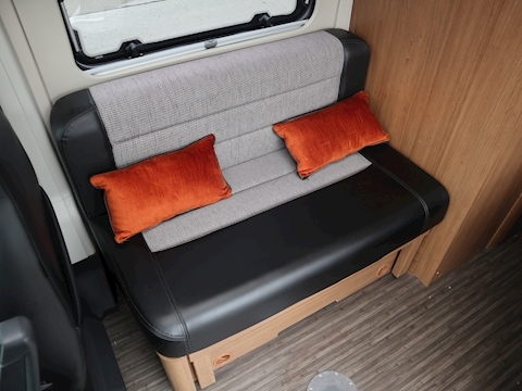 Autotrail V-Line 2015 620 - Large 13