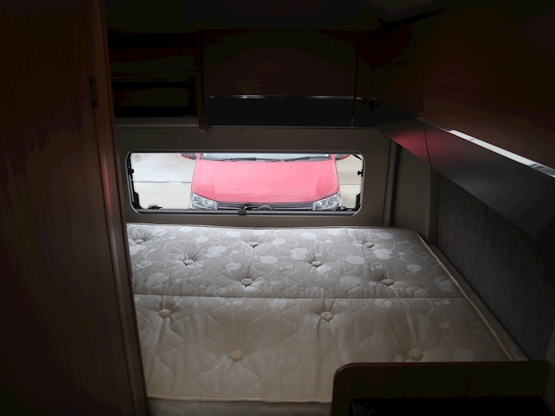 Autotrail V-Line 2015 620 - Large 16