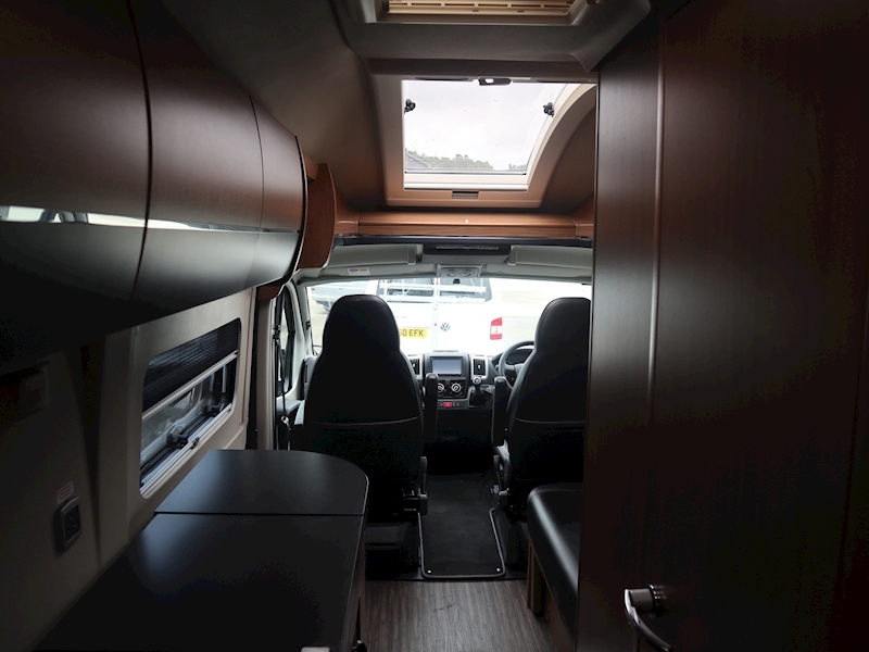 Autotrail V-Line 2015 620 - Large 18
