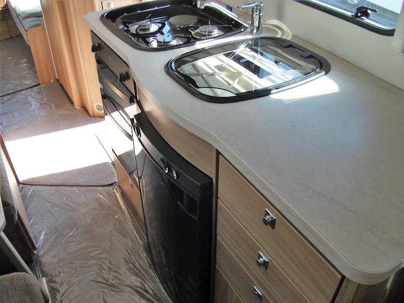 Elddis Autoquest 2015 180 - Large 8