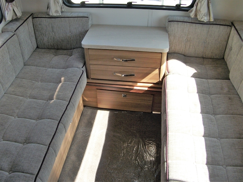 Elddis Autoquest 2015 180 - Large 10