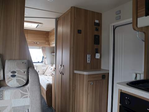Elddis Majestic 180 - U1304