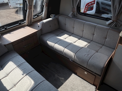 Coachman VIP 2018 675 - Large 10
