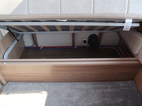 Coachman VIP 2018 675 - Large 11