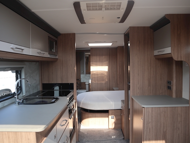 Coachman VIP 2018 675 - Large 12