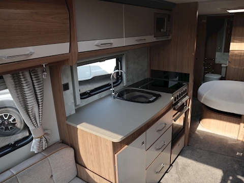 Coachman VIP 2018 675 - Large 14