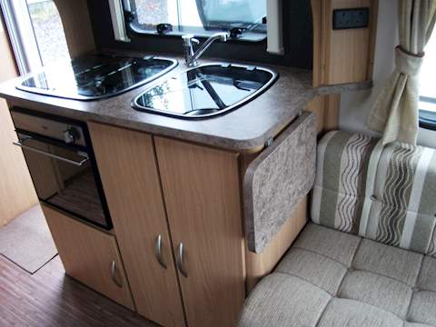 Elddis Xplore 304 - U1330