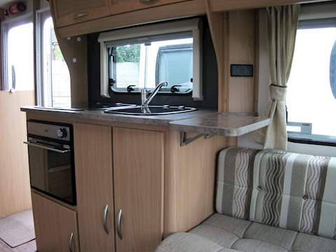Elddis Xplore 304 - U1330