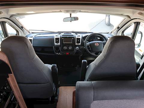 Autotrail Apache 700 Hi-Line - U1331
