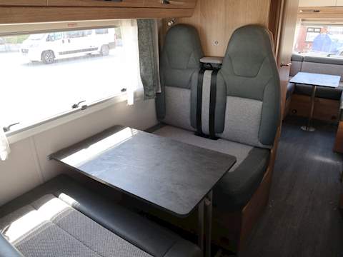 Autotrail Apache 700 Hi-Line - U1331
