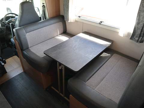 Autotrail Apache 700 Hi-Line - U1331