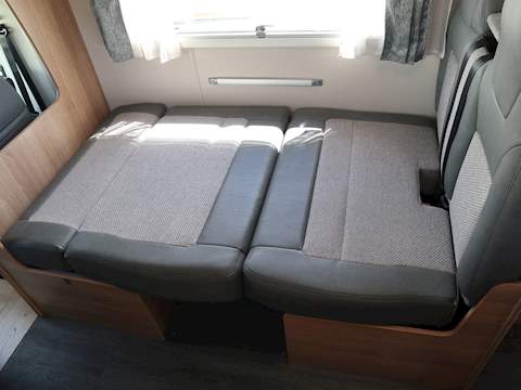 Autotrail Apache 700 Hi-Line - U1331