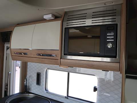 Autotrail Apache 700 Hi-Line - U1331