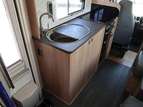 Autotrail Apache 700 Hi-Line - U1331