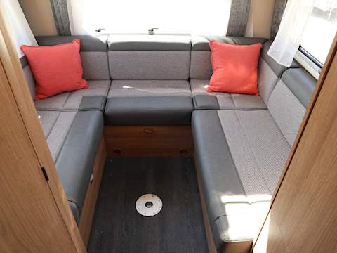 Autotrail Apache 700 Hi-Line - U1331