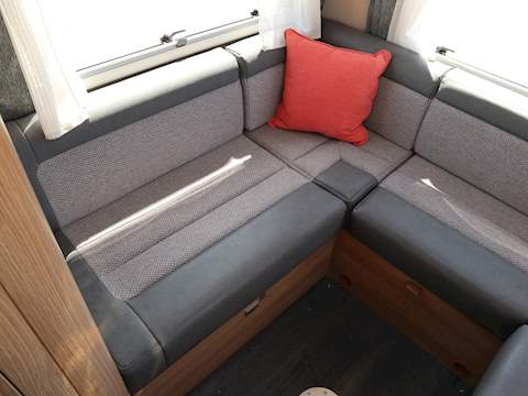 Autotrail Apache 700 Hi-Line - U1331