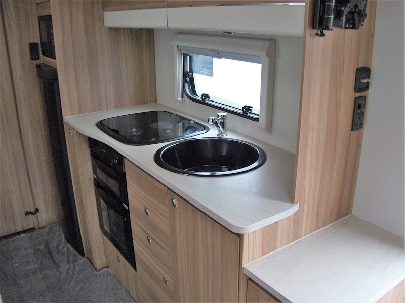 Elddis Avante 2014 636 - Large 11