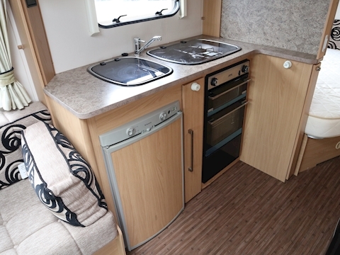 Elddis Autoquest 2012 155 - Large 17