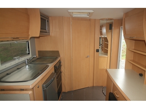 Elddis Crusader 2010 Hurricane - Large 3
