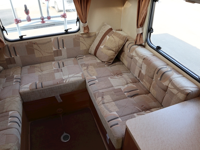 Swift Escape 2009 686 - Large 17