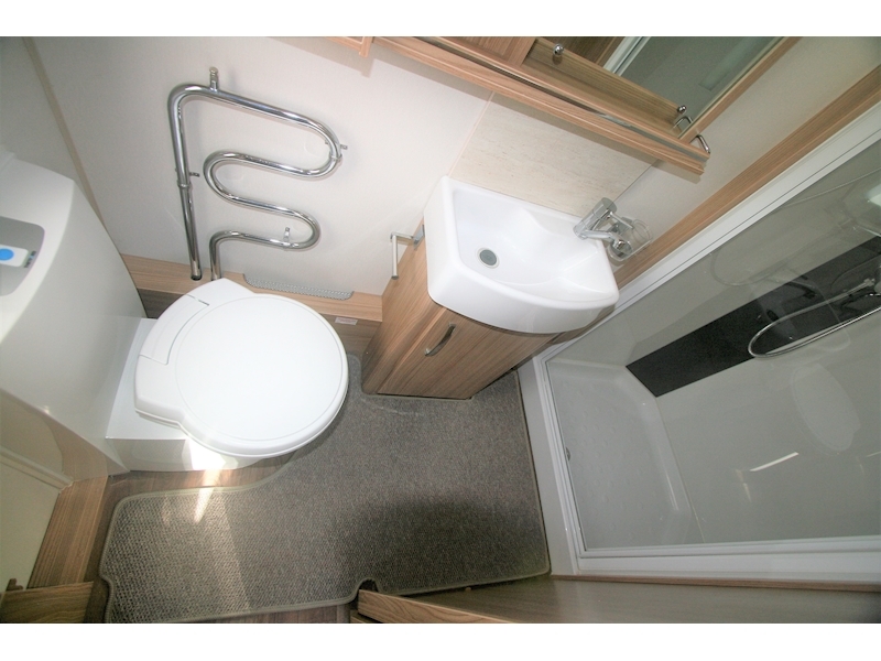 Coachman Pastiche 2016 575 - Large 18
