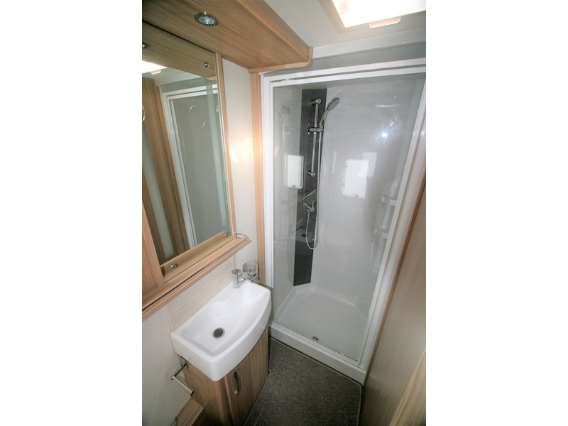 Coachman Pastiche 2016 575 - Large 19