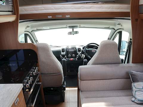 Autotrail Apache 700 Hi-Line - U1443