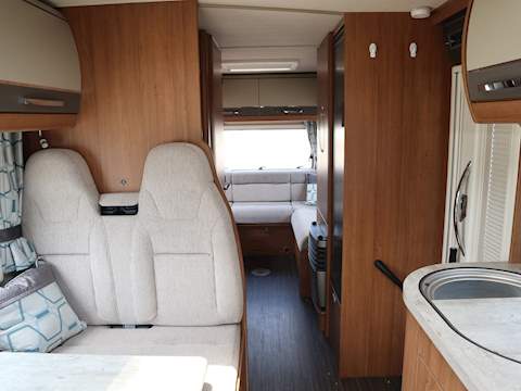 Autotrail Apache 700 Hi-Line - U1443