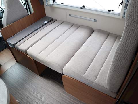 Autotrail Apache 700 Hi-Line - U1443