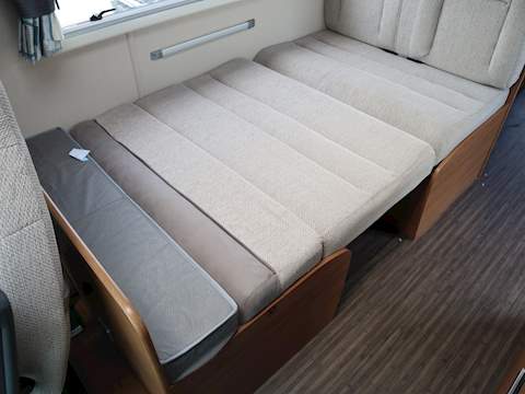 Autotrail Apache 700 Hi-Line - U1443