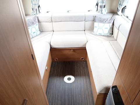 Autotrail Apache 700 Hi-Line - U1443