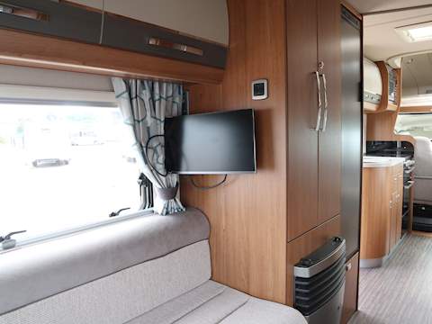 Autotrail Apache 700 Hi-Line - U1443