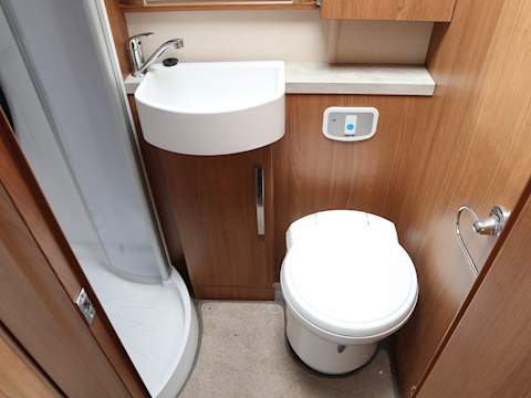 Autotrail Apache 700 Hi-Line - U1443